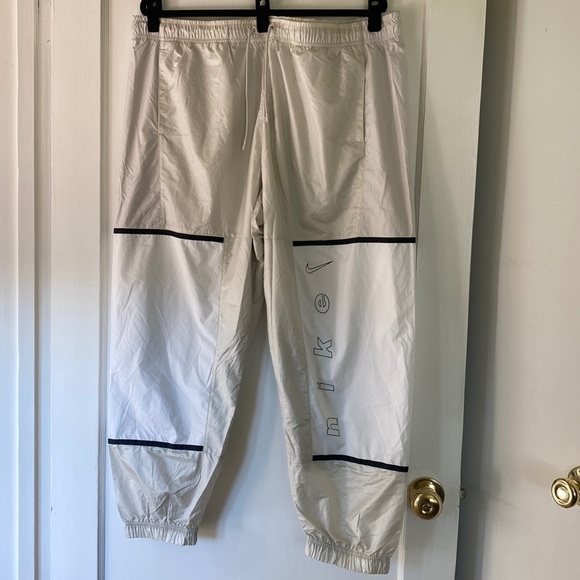 Nike Pants - Nike Joggers--like new